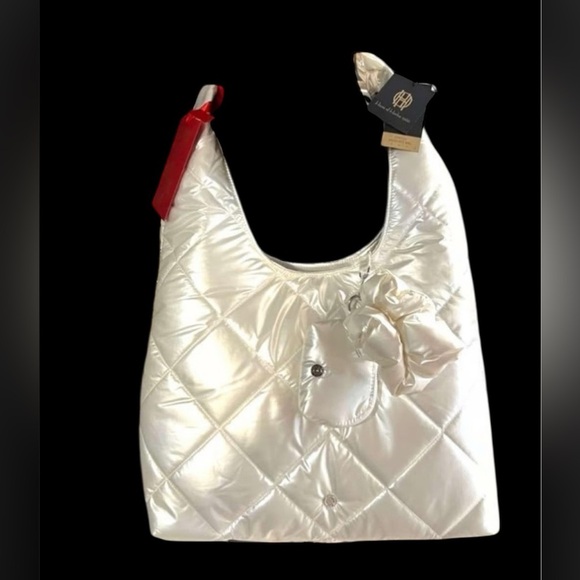 ❤️❤️NWT-HOUSE OF HARLOW 1960 WHITE/ PEARL QUILTED PUFFER HOBO SET❤️❤️ - Picture 1 of 14